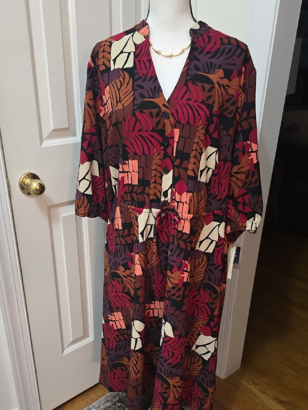 52SEVEN BRAND WOMEN'S PLUS SIZE BLACK AND WINE FLORAL DRESS SIZE 3X
